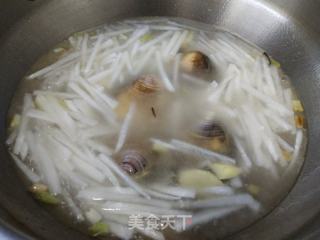 青蛾萝卜汤的做法步调：7