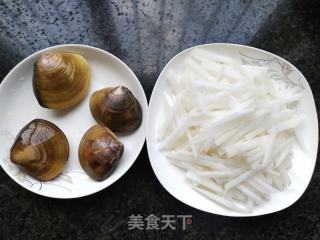 青蛾萝卜汤的做法步调：3