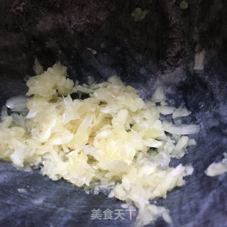 蒜泥炒茼蒿的做法步调：2