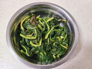 天黄叶炒干豆皮的做法步调：1