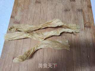 天黄叶炒干豆皮的做法步调：3