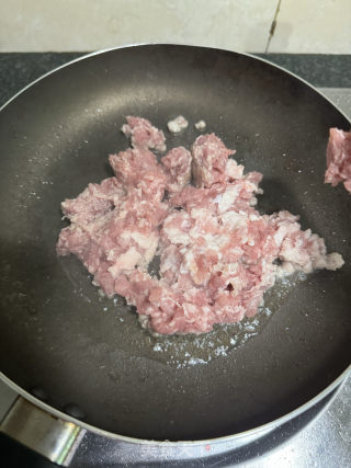 肉沫干鱿鱼炒粉丝的做法步调：4