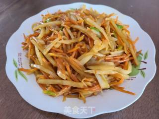白皮土豆炒白萝卜丝的做法步调：7