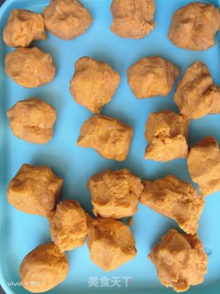 简朴易做的白薯球的做法步调：6