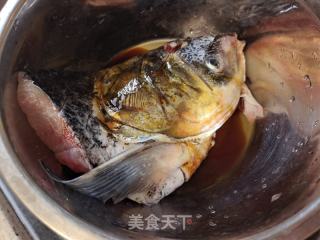 剁椒鱼头的做法步调：3