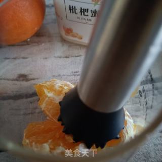 枇杷蜜拌脚挨橙汁的做法步调：4