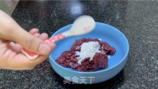 番茄炒鸡蛋牛肉的做法步调：2