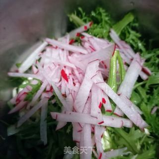 油渣拌苦菊的做法步调：2