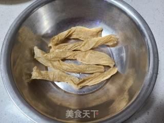 干豆皮炒北瓜丝的做法步调：1