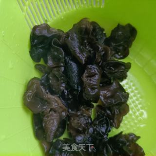 木耳西兰花炒蛋的做法步调：3