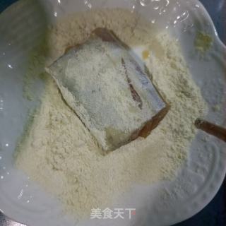 玉米里煎带鱼的做法步调：8