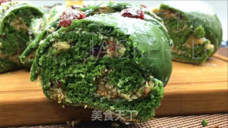 抹茶圣诞花环里包，共同的甘旨绽放，给人带去了一份清爽而温馨的节日气氛。的做法步调：31