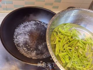 贡菜拌毛肚的做法步调：6