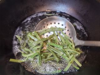 贡菜拌金针菇的做法步调：3