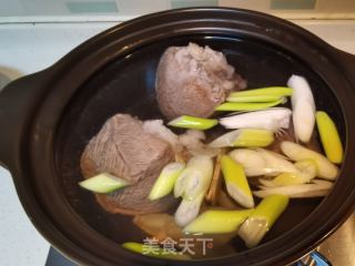 牛肉萝卜汤的做法步调：2