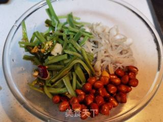 扇贝肉拌贡菜金针菇的做法步调：12