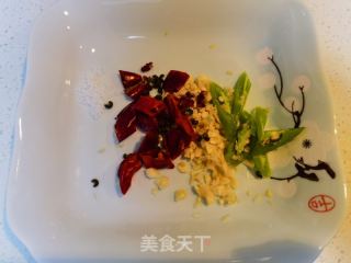 扇贝肉拌贡菜金针菇的做法步调：7