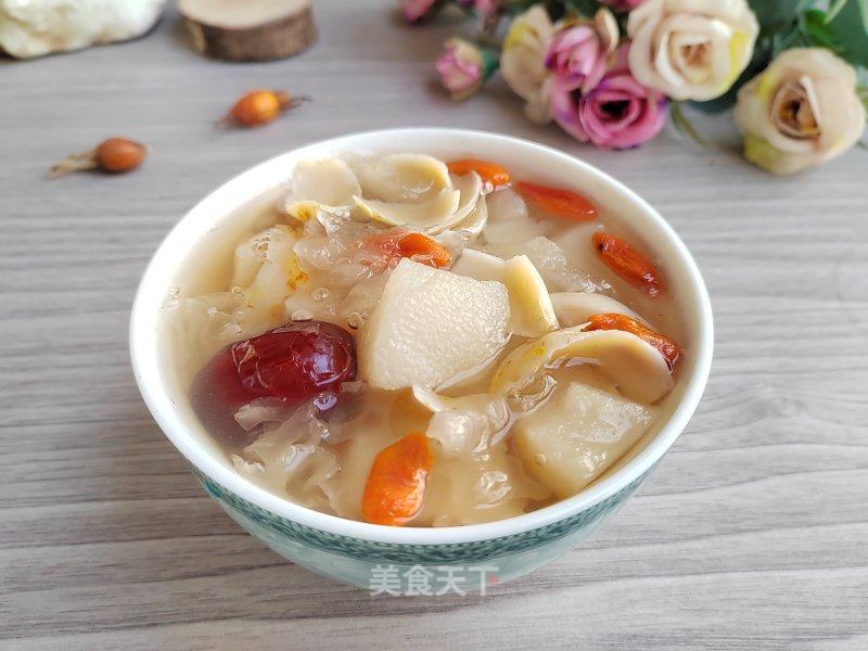 百开酥梨银耳羹的做法