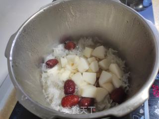 百开酥梨银耳羹的做法步调：4