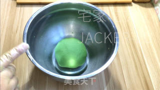 迷您抹茶豆沙小馒头，抹茶风味共同，表面翠绿清爽，里面坚实苦涩。的做法步调：7