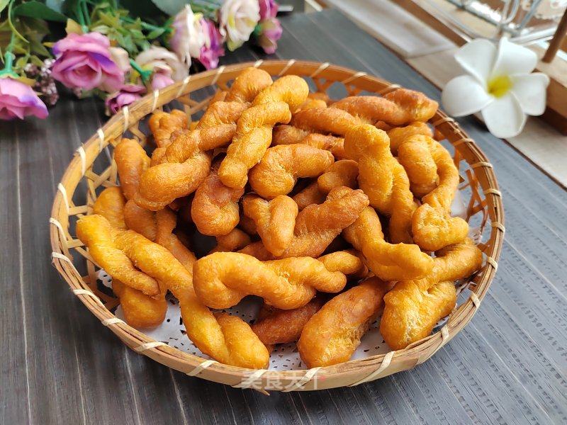 喷鼻酥麻花的做法