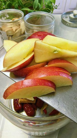 党参黄芪苹果火的做法步调：2