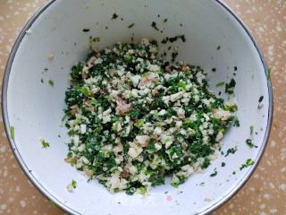 荠菜豆腐肉馅煎馄饨的做法步调：3