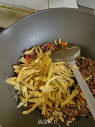 笋子炒牛肉的做法步调：7
