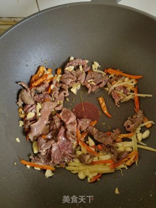 笋子炒牛肉的做法步调：6