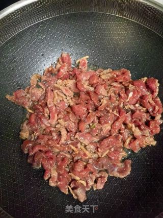 辣炒牛柳的做法步调：4