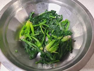菠菜炒干豆皮豆筋（人制肉）的做法步调：2