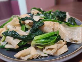 菠菜炒干豆皮豆筋（人制肉）的做法步调：8