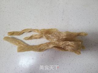 菠菜炒干豆皮豆筋（人制肉）的做法步调：3