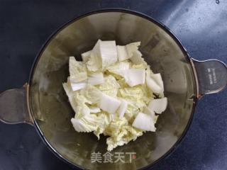 鳕鱼萝卜利剑菜火锅的做法步调：2