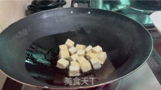虾仁豆腐煲的做法步调：5