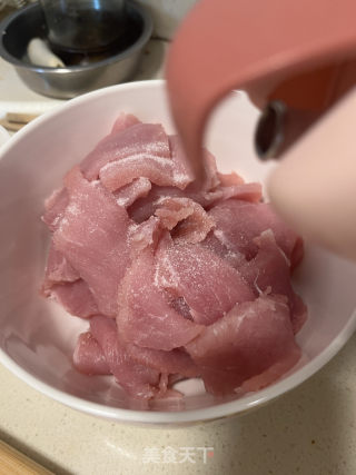 锅包肉的做法步调：2