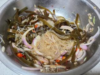 炝拌洋葱海带粉丝的做法步调：7