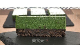 浓重抹茶死巧蛋糕，细致的抹茶味，又交融了利剑巧克力的甜蜜，心感丰硕而滑爽。的做法步调：9