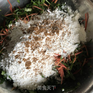 菠菜白萝卜菜团的做法步调：4