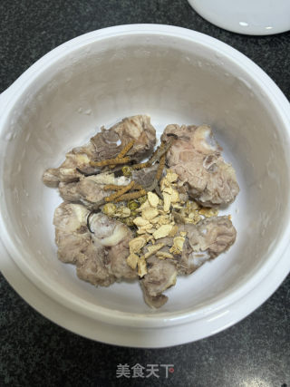 虫草西洋参炖龙骨的做法步调：4