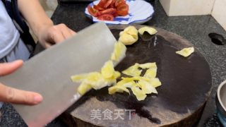 番茄咸菜炒鳗鱼的做法步调：2