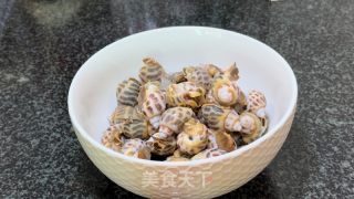 花螺鲍鱼鸡煲的做法步调：1