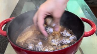花螺鲍鱼鸡煲的做法步调：11