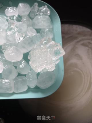 润肺行咳的梨膏棒棒糖的做法步调：4