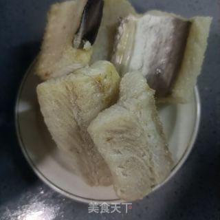 鳗鱼干炖利剑菜的做法步调：2