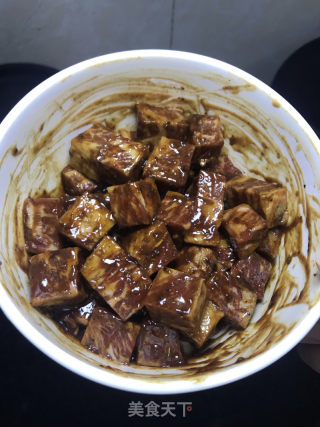 乌椒杏鲍菇牛肉粒的做法步调：3