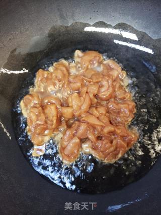 陈喷鼻甘旨蘑菇炒肉片的做法步调：3