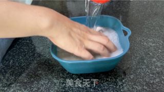 豆腐死蚝煲的做法步调：3