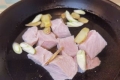 自制猪肉肉松的做法步骤：2